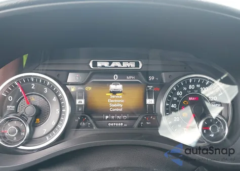 2020 Ram 1500 Big Horn 4X4 6'4 Box z USA, uszkodzony, nr VIN 1C6SRFMT6LN413464